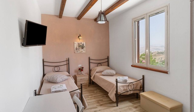 NEW LIFE Villalba Resort - Room '102' with Shared Terrace, Wi-Fi and Air Conditioning