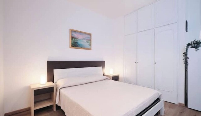 New Tuscolana White Apartment in Roma