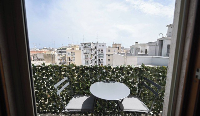 Newhouse Cavour Deluxe in Bari