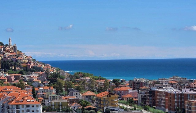 Nice apartment in villa for 4 guests with WIFI, A/C, TV, patio and panoramic view, close to Impe. in San Bartolomeo Al Mare