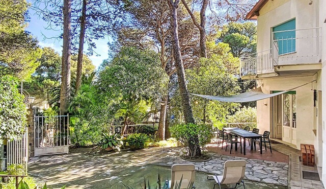 Nice apartment for 6 guests with WIFI, TV, patio and pets allowed in Rosignano Marittimo