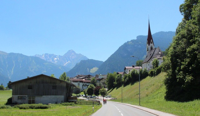 Nice apartment for 4 guests with WIFI, TV, terrace and pets allowed in Hippach