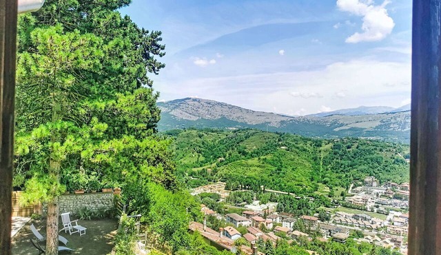 Nice apartment for 6 people with pets allowed in Tagliacozzo