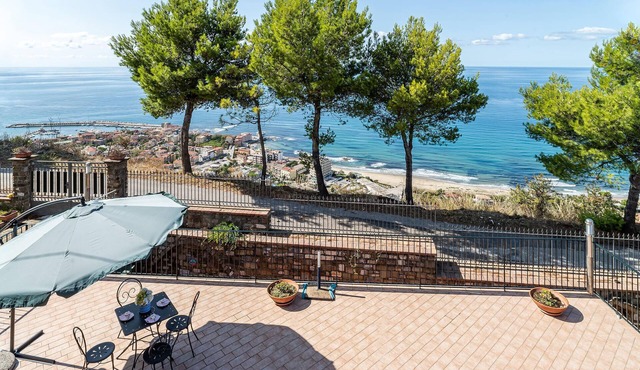 Nice apartment in Acciaroli with house sea view