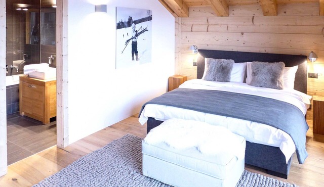 Nice apartment in villa for 10 people with WIFI, TV and balcony in Randogne