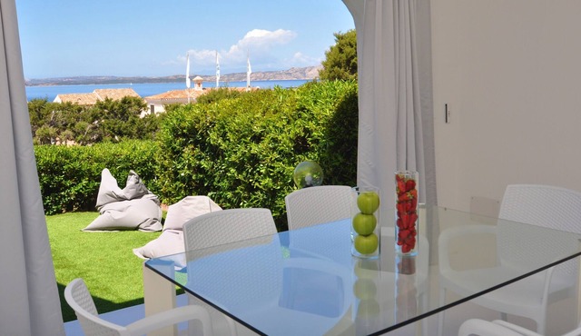 Nice apartment just steps from the beach in Arzachena