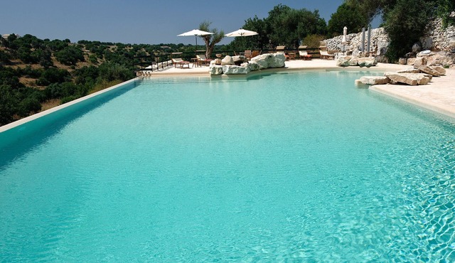 Nice apartment with private terrace. Shared pool. In Donnafugata, Sicily