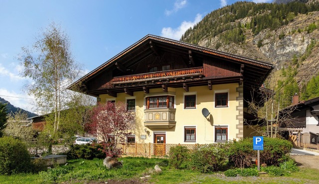 Nice apartment with sauna and Swedish stove in Huben