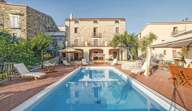 Nice home in Vibonati -SA- with private swimming pool, can be inside or outside