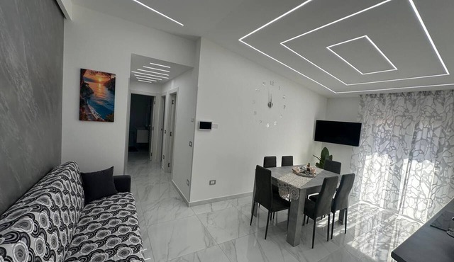 Noemi Luxury Apartment * 2 Bedrooms * Wi-Fi * Near the Beach