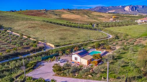 Oasi Relax by Biddizzi Rari - immersa nel verde con Piscina, per Famiglie e Bambini