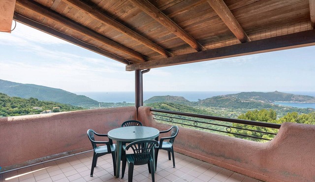 P.R. Club – One-Bedroom Faro 13 with Sea View, Private Terrace and Air Conditioning