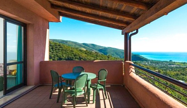P.R. Club – One-Bedroom Faro 13 with Sea View, Private Terrace and Air Conditioning
