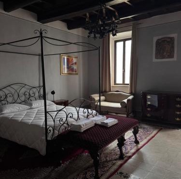 Palazzo Nobiliare Crescenzi