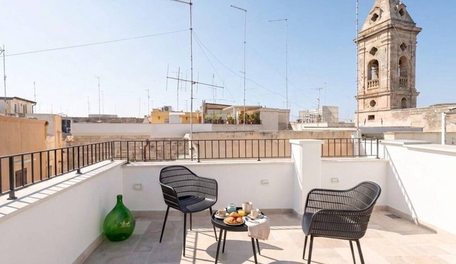 Palazzo Vanese Sus | Boutique Stay with Private Rooftop Terrace in Bari
