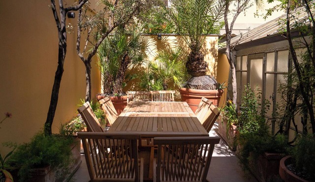 Palm Fronds apartment in Milano