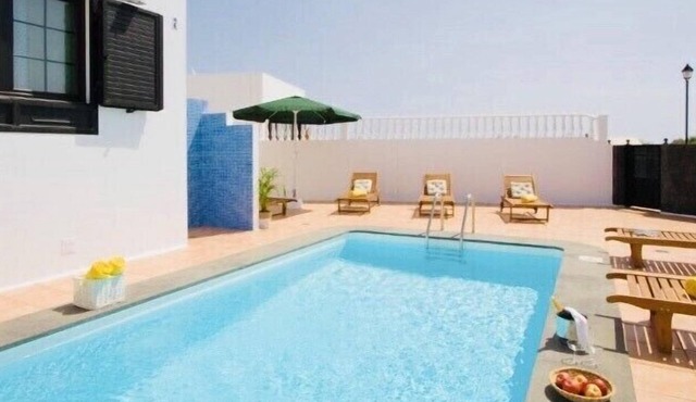 Private Villa, all day sun Swimming pool and terrace, BBQ in Puerto del Carmen in Puerto del Carmen