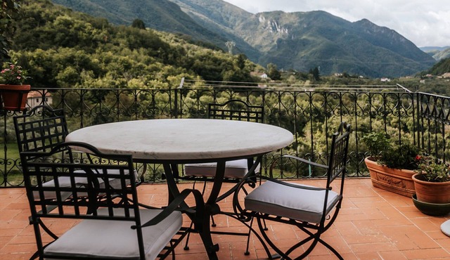Ready to experience Italy in close proximity, sea, lakes and rivers? in Casciana