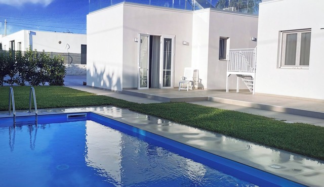 Reflections on the Plemmirio- Villa with pool for exclusive use