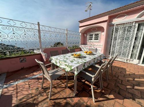 Regina di Capri - villa Acquaviva -