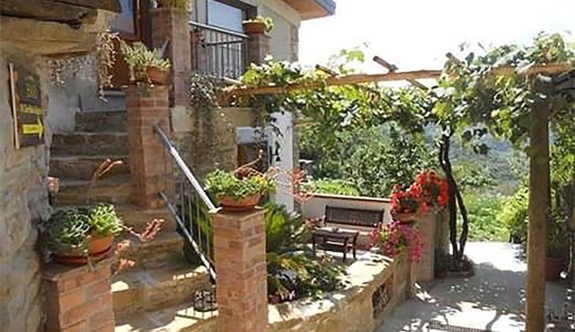 Relaxation, nature and history in the historic village a 5 km from the sea. in Ogliastro Cilento