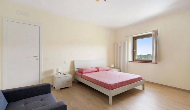 Relaxing Room Surrounded by Nature in Pontremoli