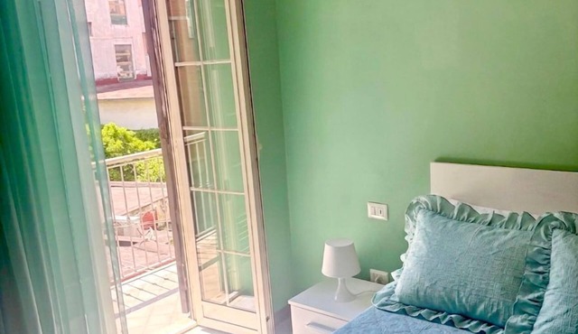 Rianna House: Your Perfect Base in Naples 700 metres from the central station