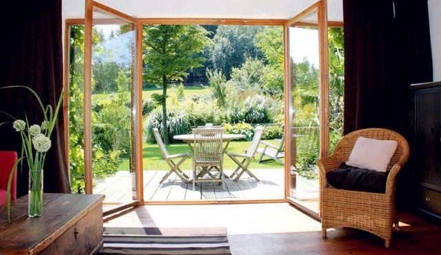 Romantic wooden house with swimming pond, directly on the children's ski slope in St. Corona
