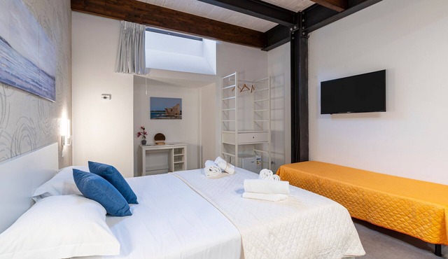 Room 101 at "Le Saline Rooms Marzamemi" with Wi-Fi and Air Conditioning in Marzamemi