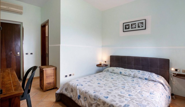 Room 'Camera Stabia Con Vista Mare' with Shared Terrace, Shared Garden and Wi-Fi