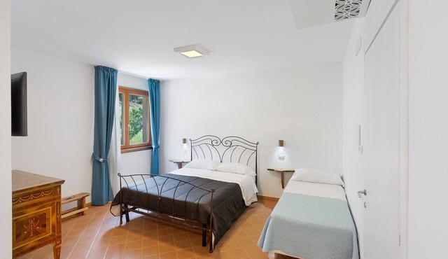 Room 'Camera Vico' with Mountain View, Wi-Fi and Air Conditioning