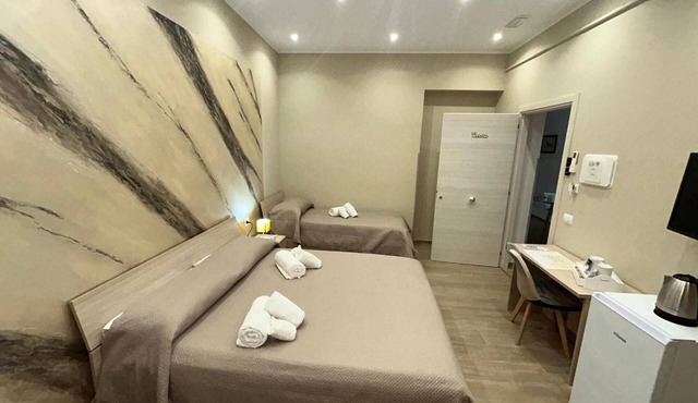 Room 'Ferrovia' with Balcony, Wi-Fi and Air Conditioning