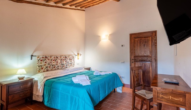Room 'Monnecchi' - Agriturismo la Taverna di Celsa with Shared Pool in Sovicille