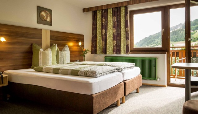 ROOMS with breakfast buffet - B & B Appartements GLUNGEZER in Tulfes near INNSBRUCK in Tulfes