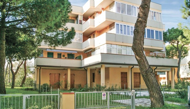 Simple and practical apartment in a property with elevator in the center of Porto Garibaldi. in Porto Garibaldi FE