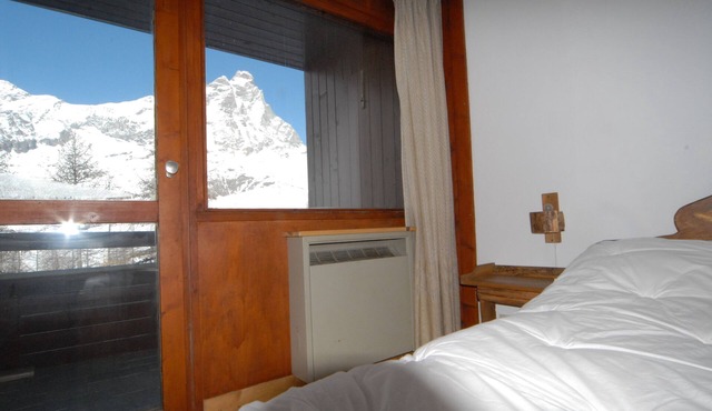 Ski-in and ski-out panoramic apartment with cromotherapy and free wifi in Breuil-Cervinia