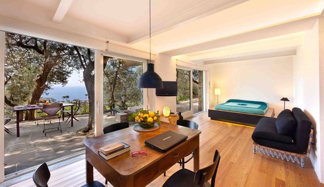 Sorrento houses with terrace, pool, garden, sea view, wifi in Sorrento