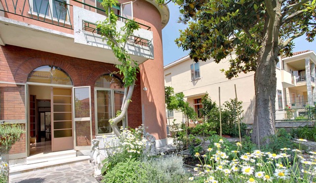 Splendid large and bright house with private garden in venezia-murano