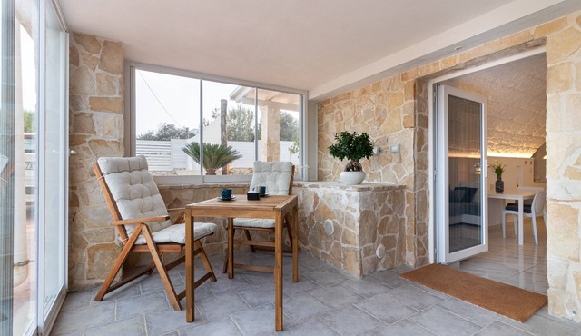 Studio Apartment 'La Porta Sul Mare' with Private Terrace, Wi-Fi and Air Conditioning in Mola di Bari