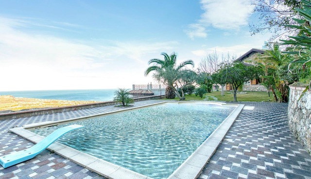 Stunning home in Montepaone