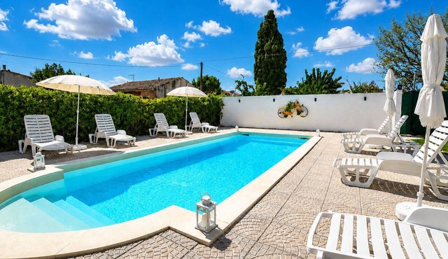 Stunning private villa for 7 people with WIFI, private pool, A/C, TV and patio