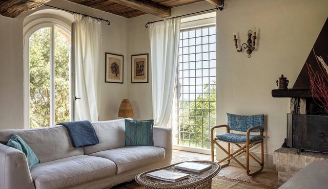 Stunning villa for 4 people with WIFI, TV, patio, pets allowed and panoramic view, close to Spo.
