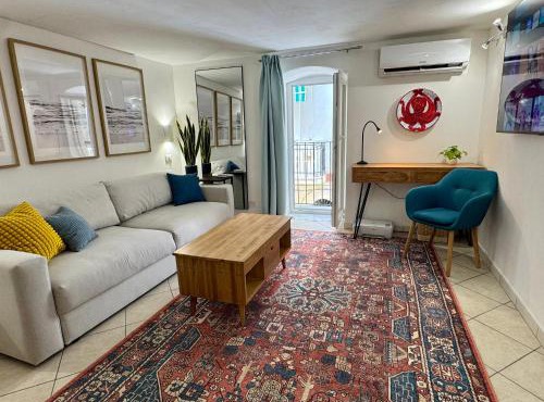Stylish Apartment Steps from the Beach
