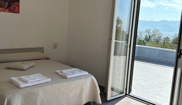 Suite Deluxe con Vasca e Terrazza, Struttura Situata Alle Pendici del Vesuvio