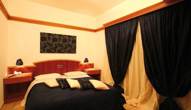 Sunshine Hotel & Spa