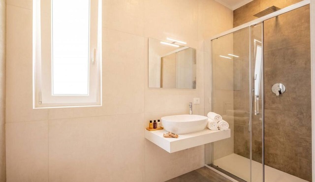 The Essential Suite V | Modern Studio with Balcony in Central Bari in Bari