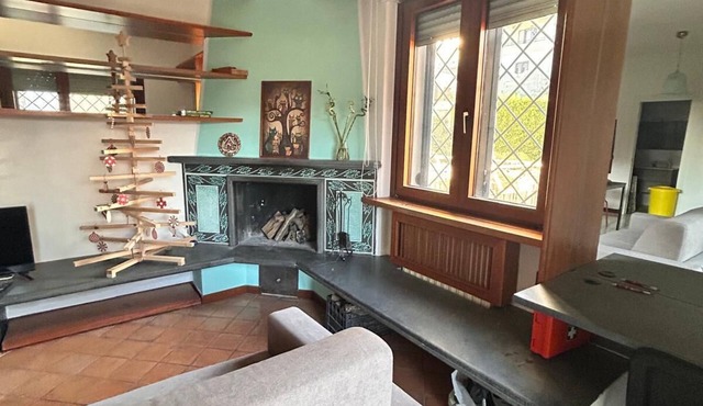 The gerbera apartment 2 km from the center in Salerno in Salerno