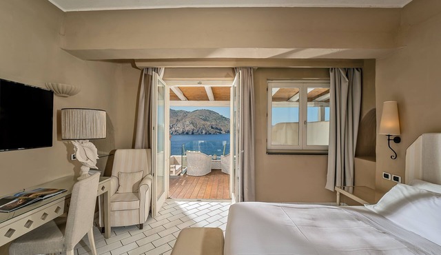 Therasia Resort Sea & Spa - The Leading Hotels of the World