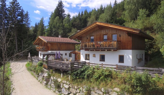 Two chalets with sauna with fantastic mountain panorama in Piesendorf