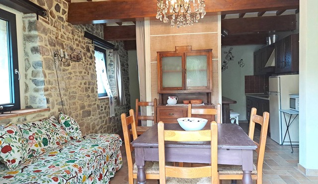 Typical rustico with garden, beautiful view, WiFi, air cond, washer, 12 km sea in Montigiano